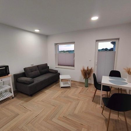 Turkusowa Apartment Mosty Bagian luar foto